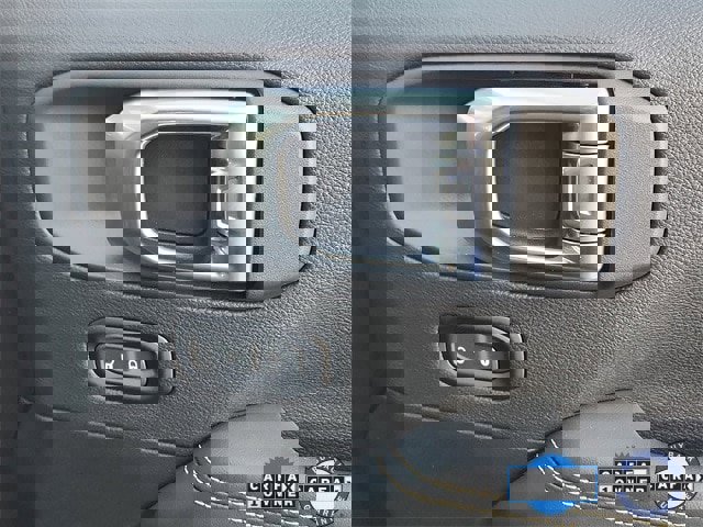 Used 2025 Jeep Wrangler Unlimited Sahara w/ Safety Group image 34