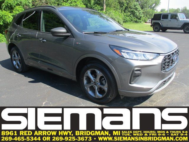Certified 2023 Ford Escape ST-Line w/ Tech Pack #1 AWD/4WD image 1