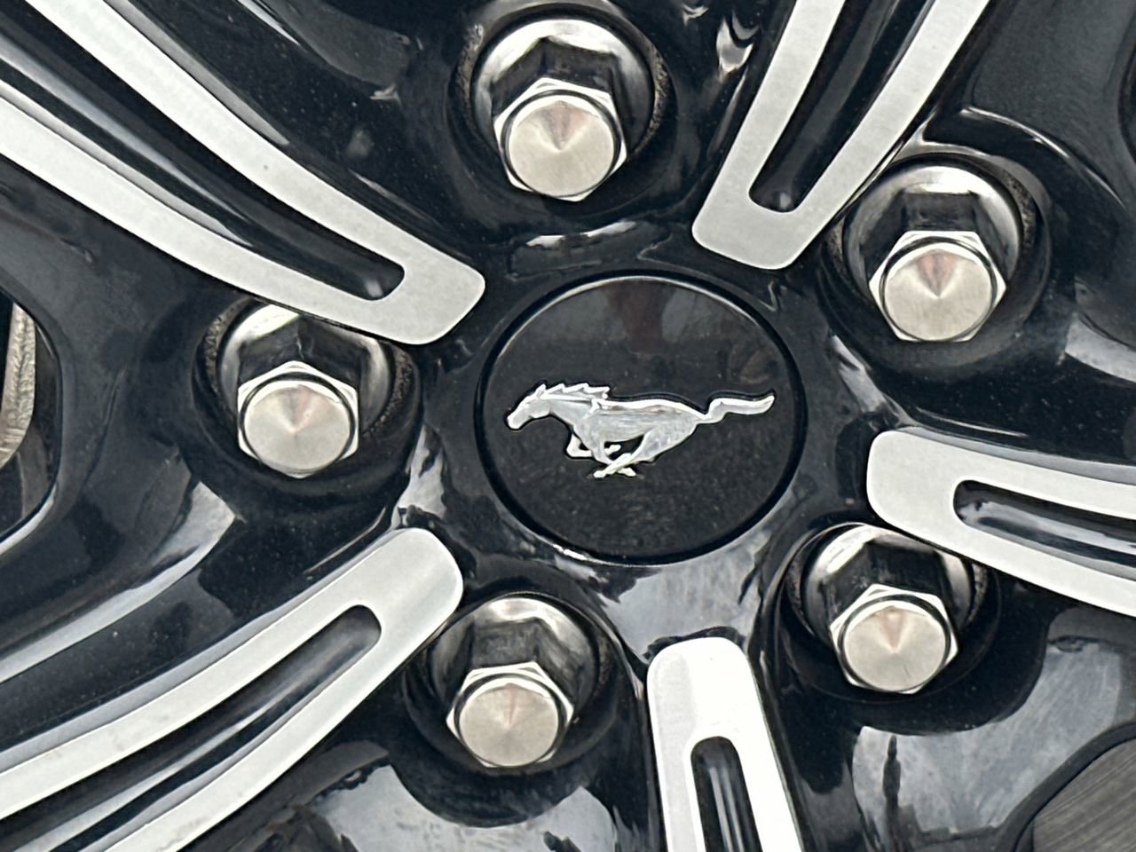 Certified 2024 Ford Mustang Coupe RWD image 33