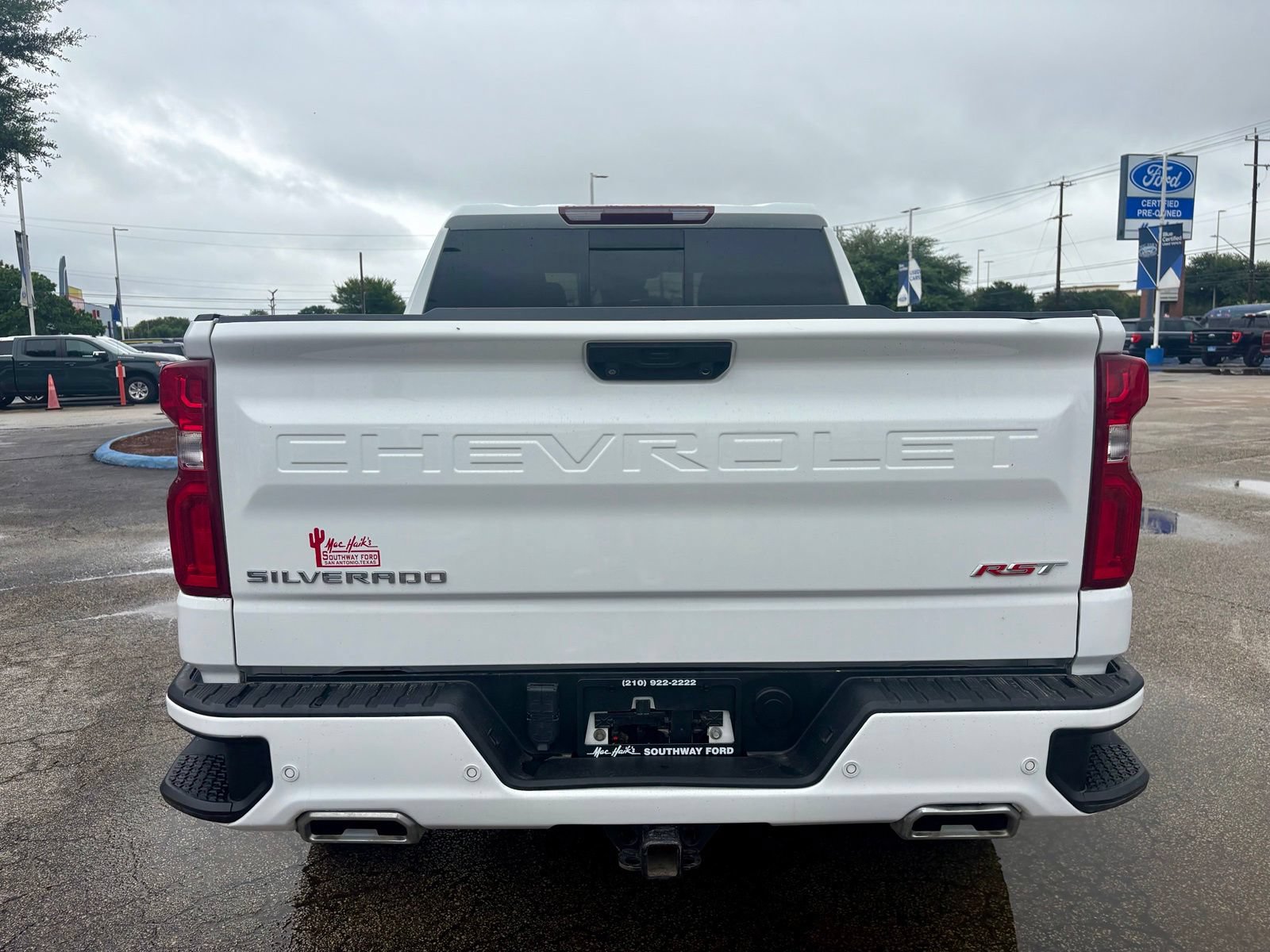 Used 2023 Chevrolet Silverado 1500 RST AWD/4WD image 4