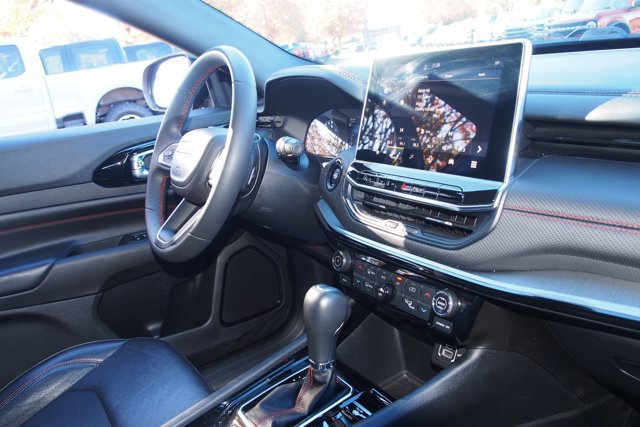 Used 2023 Jeep Compass Trailhawk image 10