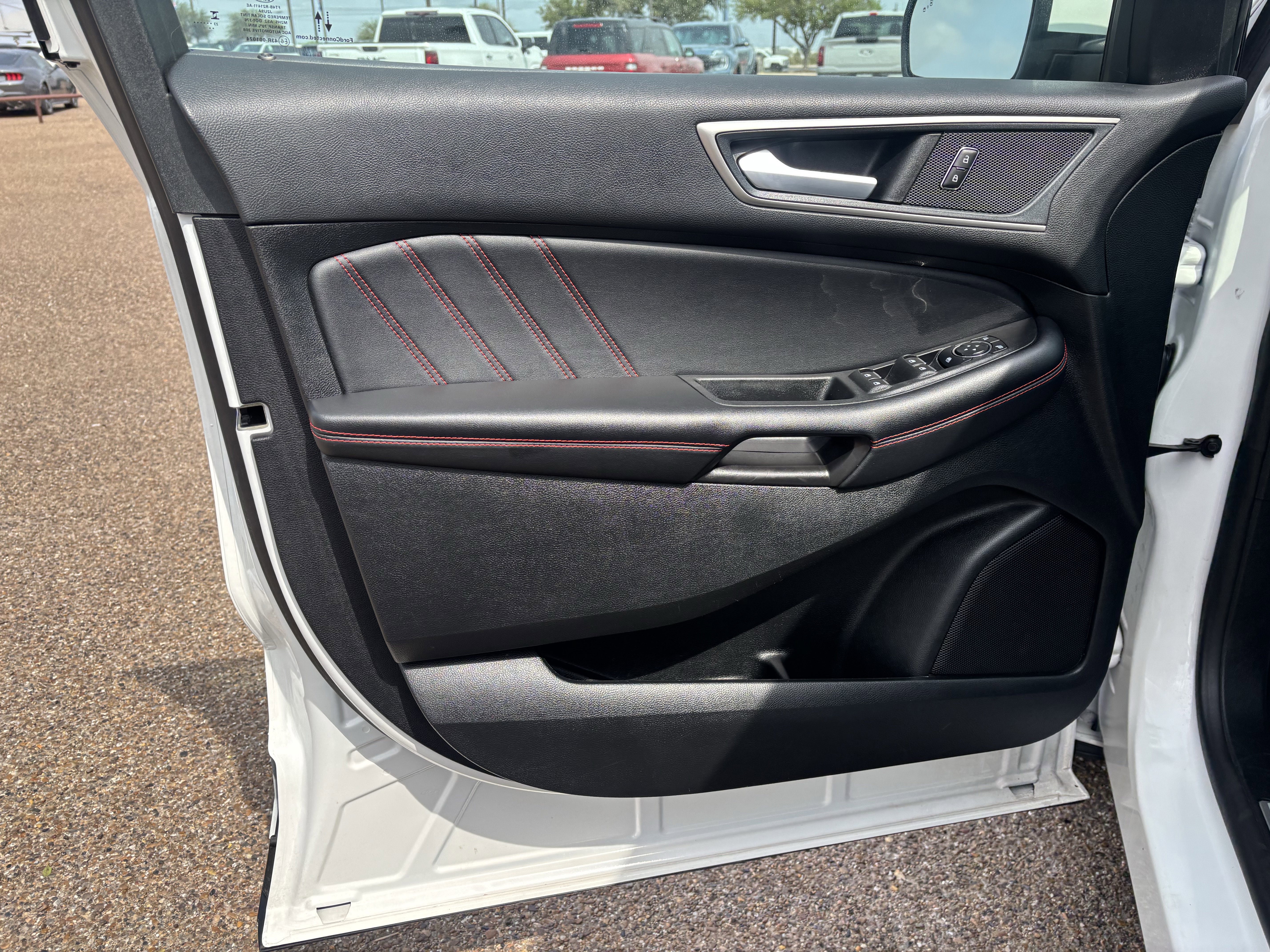 Certified 2024 Ford Edge ST-Line AWD/4WD image 9
