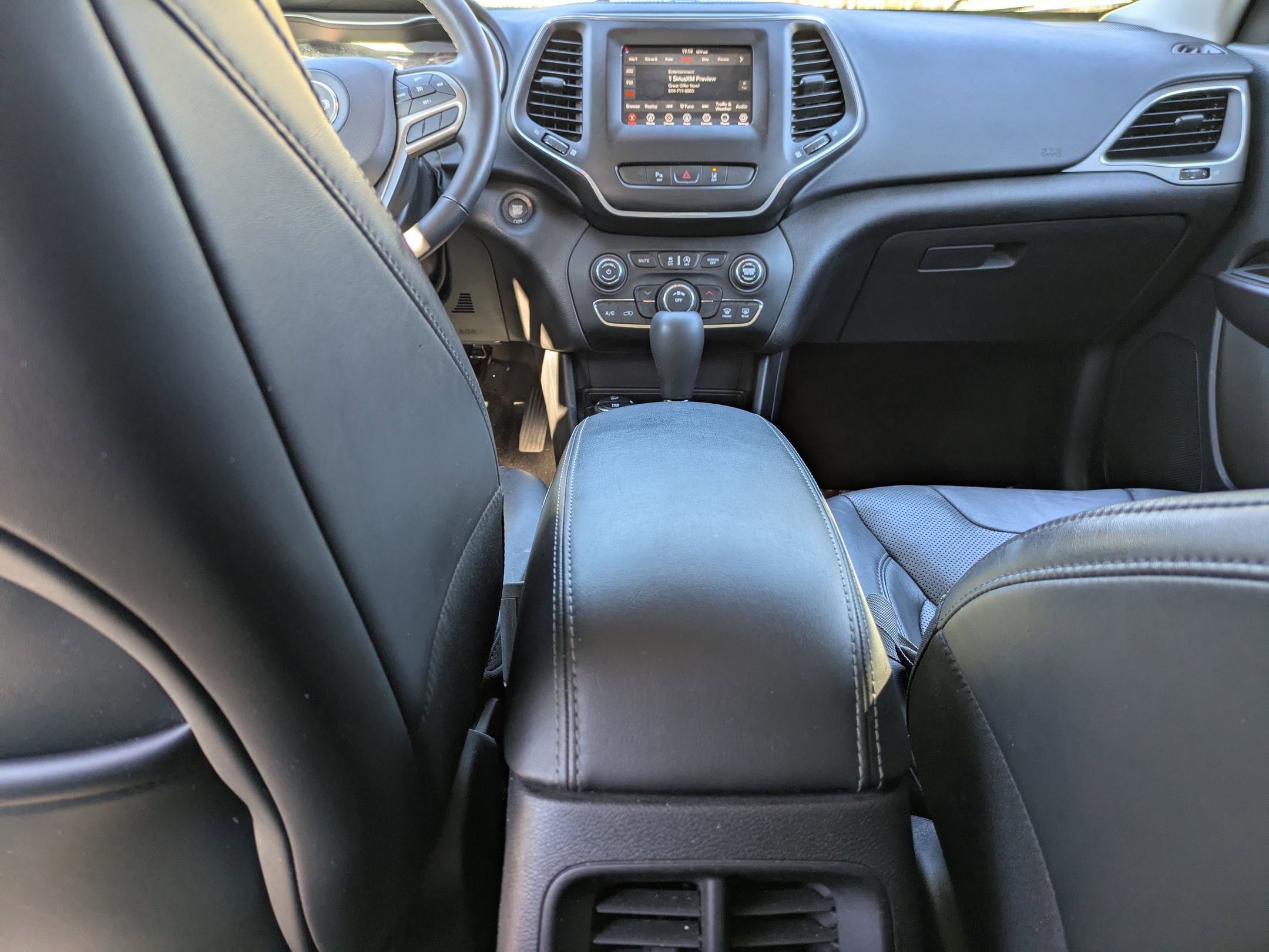 Used 2021 Jeep Cherokee Latitude Lux w/ Trailer Tow Group image 27