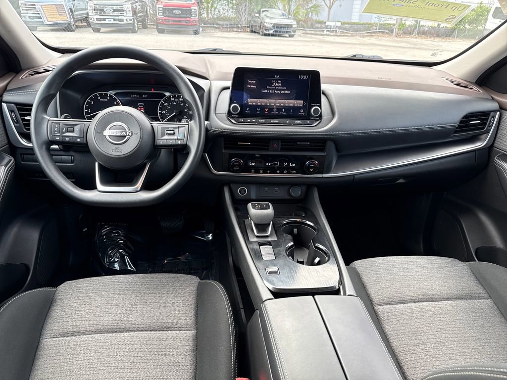 Used 2023 Nissan Rogue SV image 8