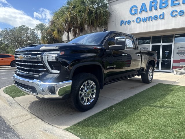Used 2025 Chevrolet Silverado 2500 LTZ w/ LTZ Plus Package AWD/4WD image 9
