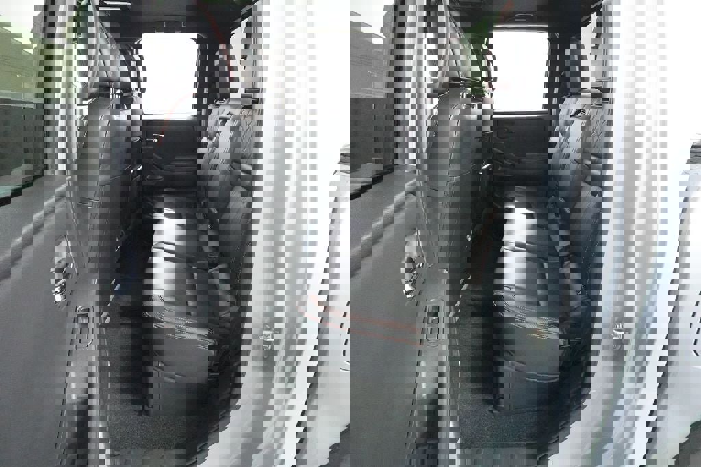 Used 2023 Nissan Frontier PRO-4X w/ Pro-4X Premium Package image 28