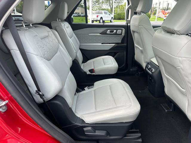 Certified 2025 Ford Explorer Platinum w/ Ultimate Package AWD/4WD image 36