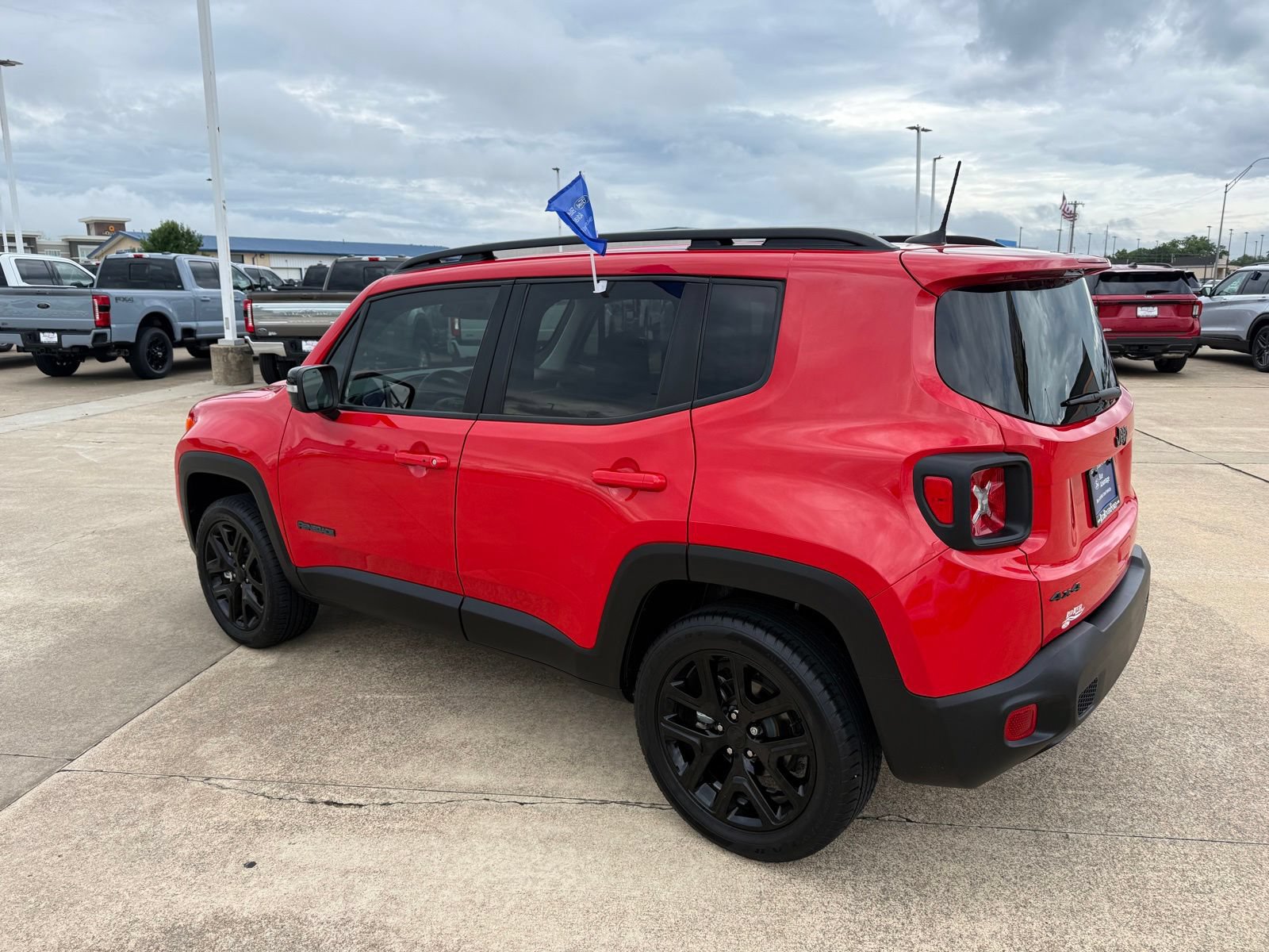 Used 2023 Jeep Renegade Altitude AWD/4WD image 7