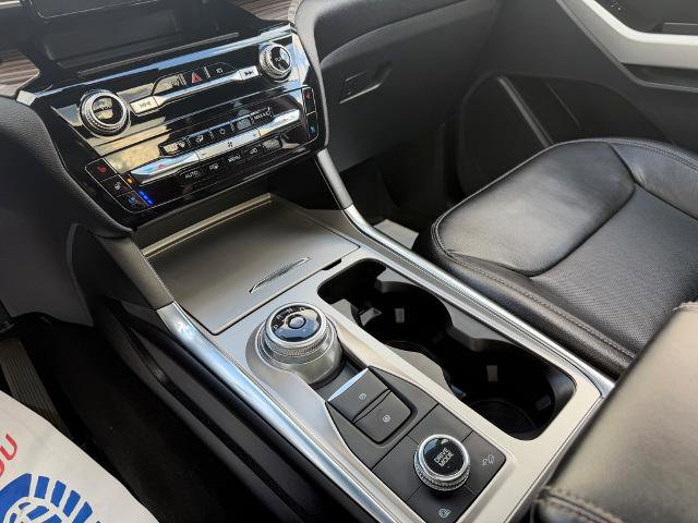 Certified 2022 Ford Explorer Limited w/ Equipment Group 301A image 19