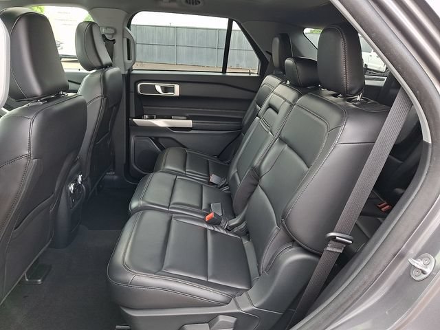 Certified 2021 Ford Explorer XLT w/ Equipment Group 202A AWD/4WD image 11