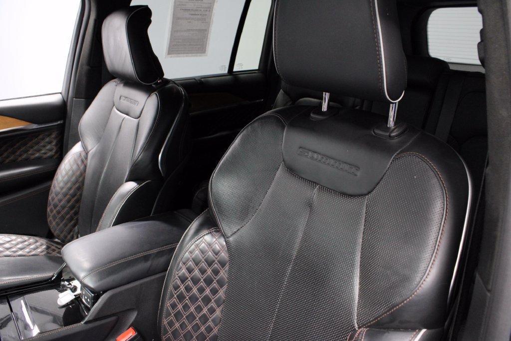 Used 2024 Jeep Grand Cherokee Summit AWD/4WD image 27