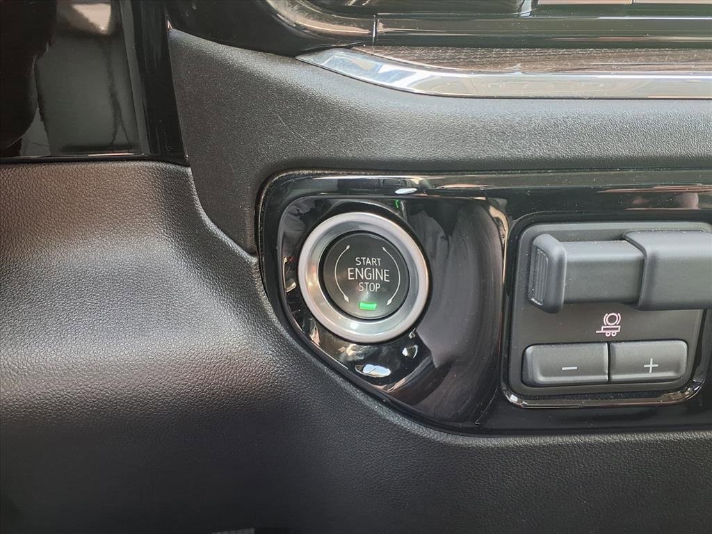 Used 2025 Chevrolet Silverado 1500 LT image 12