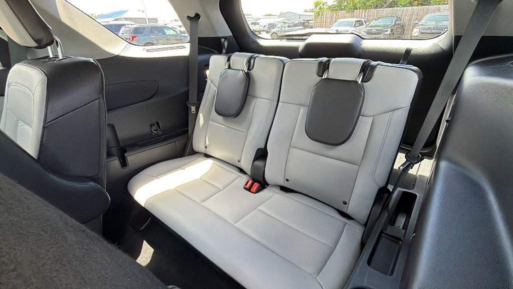 Certified 2021 Ford Explorer XLT w/ Equipment Group 202A RWD image 27