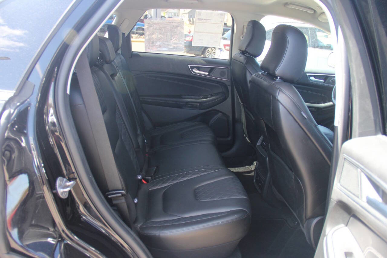 Certified 2024 Ford Edge Titanium AWD/4WD image 13