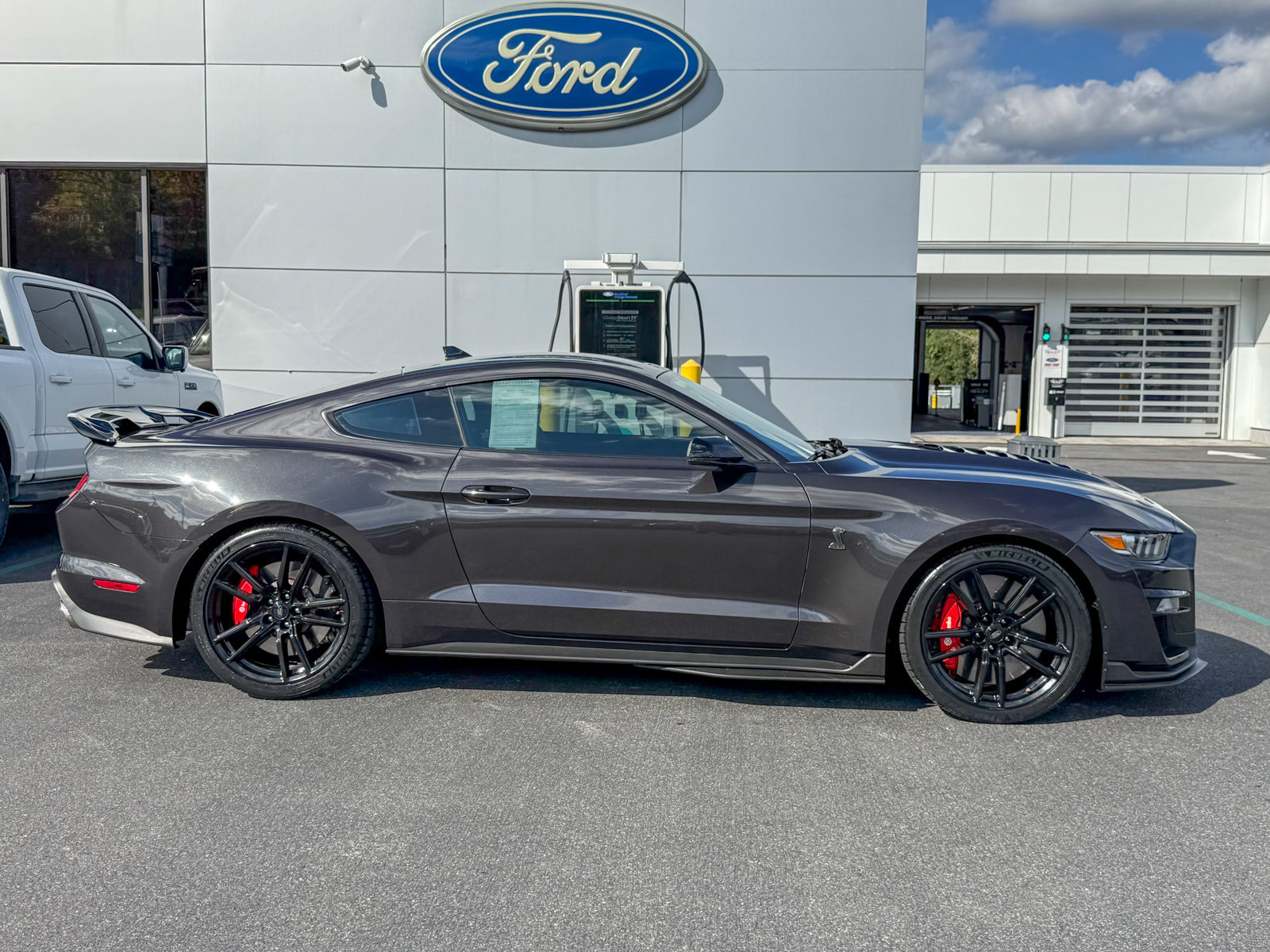 Certified 2022 Ford Mustang Shelby GT500 w/ Technology Package RWD image 7