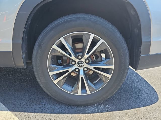 Used 2019 Toyota Highlander LE FWD image 9