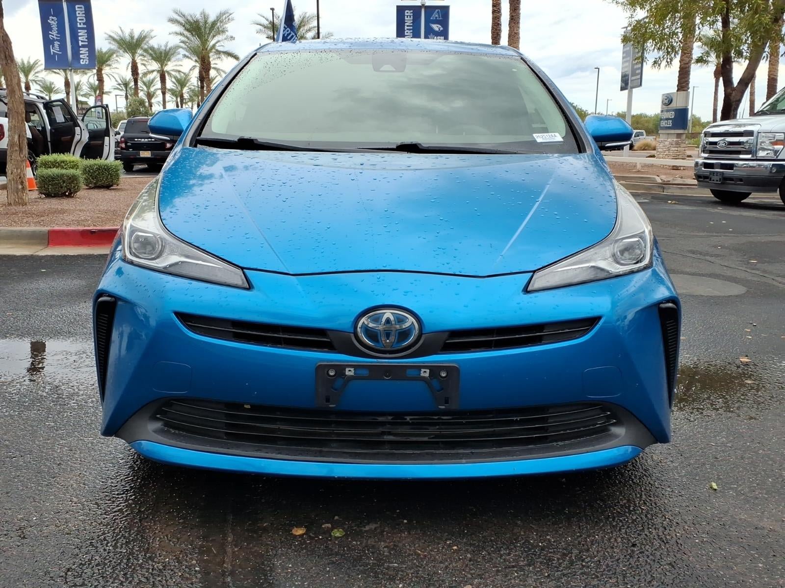 Used 2021 Toyota Prius L Eco FWD image 2