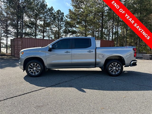 Used 2025 Chevrolet Silverado 1500 LT image 2