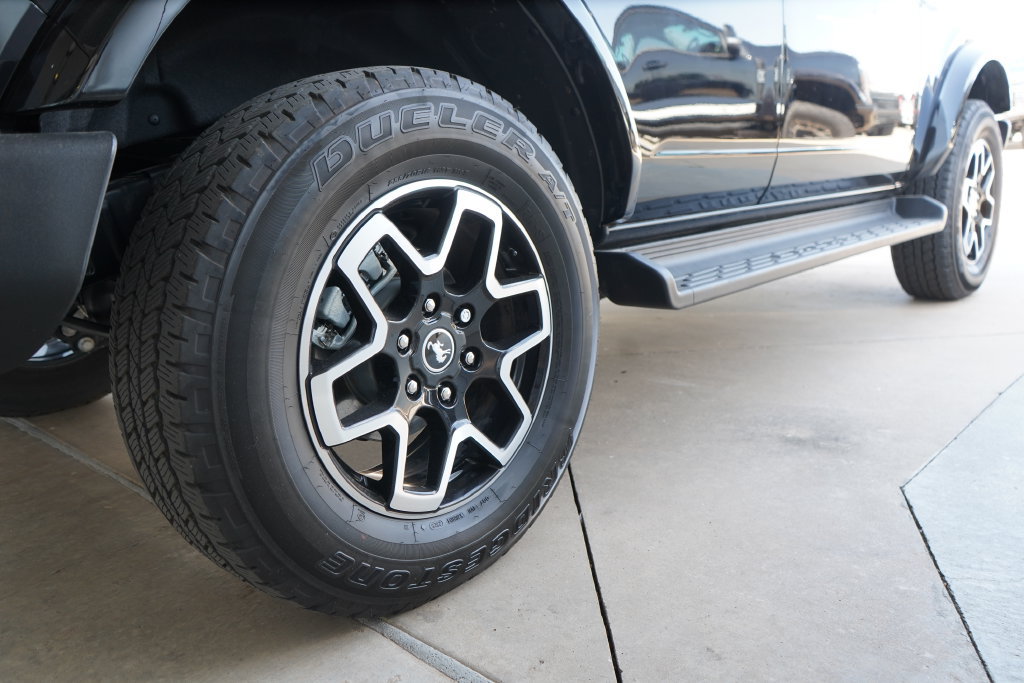 Certified 2025 Ford Bronco Outer Banks AWD/4WD image 9
