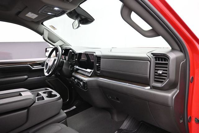 Used 2025 Chevrolet Silverado 1500 LT AWD/4WD image 33