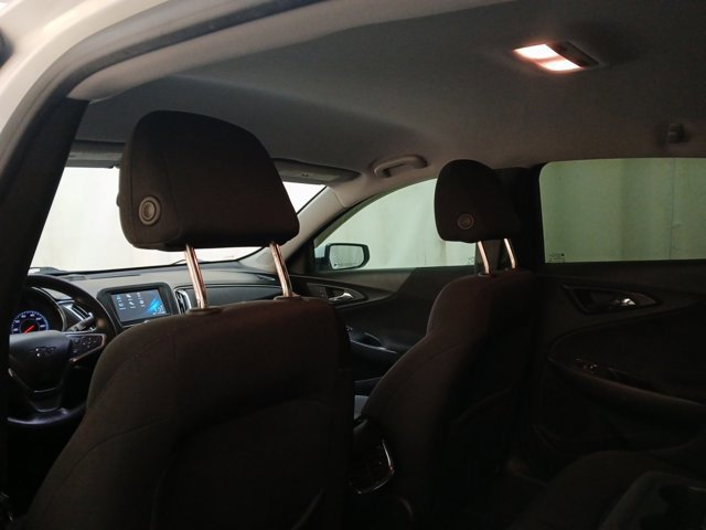 Used 2018 Chevrolet Malibu LT image 22