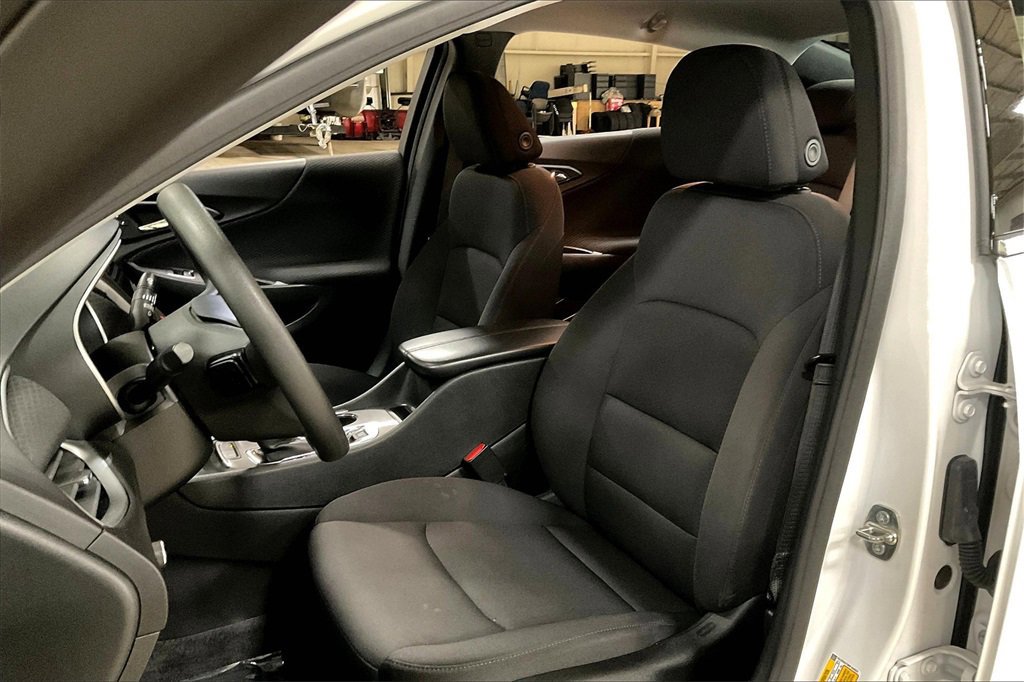 Used 2024 Chevrolet Malibu LT image 23