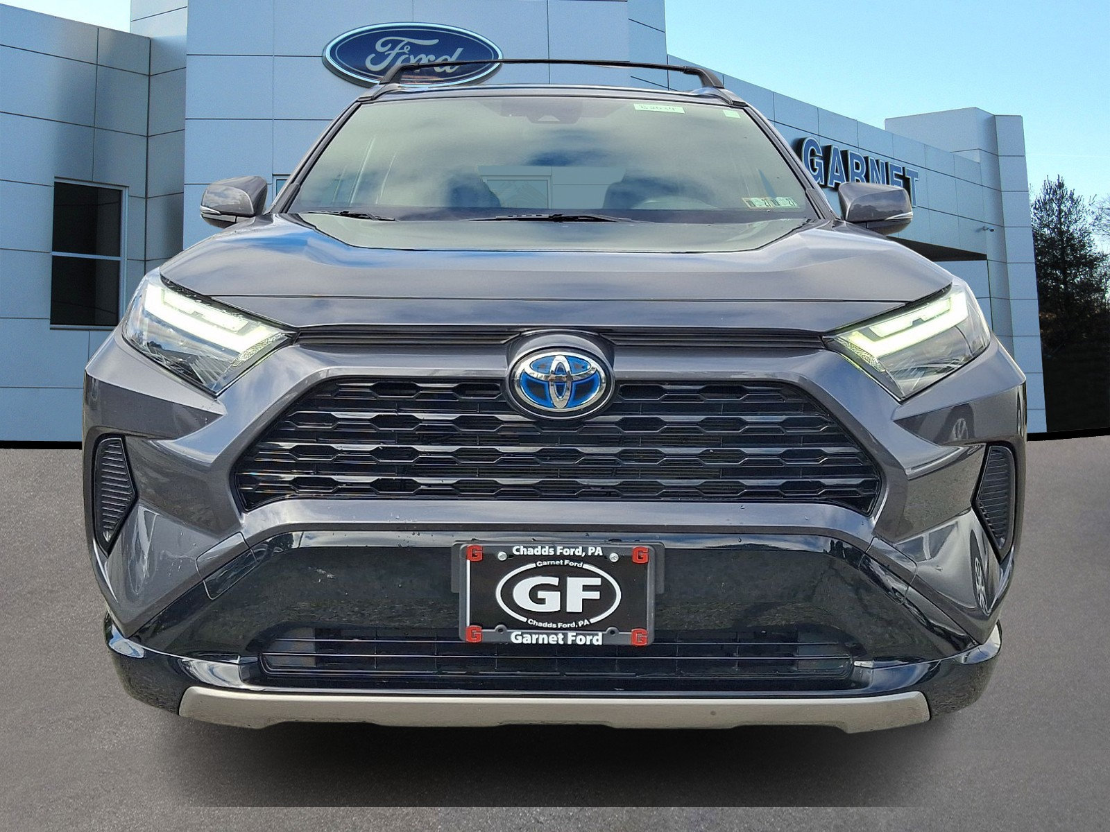 Used 2023 Toyota RAV4 SE w/ Convenience Package AWD/4WD image 3