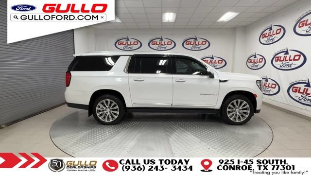 Used 2022 GMC Yukon XL Denali w/ Denali Premium Package AWD/4WD image 9