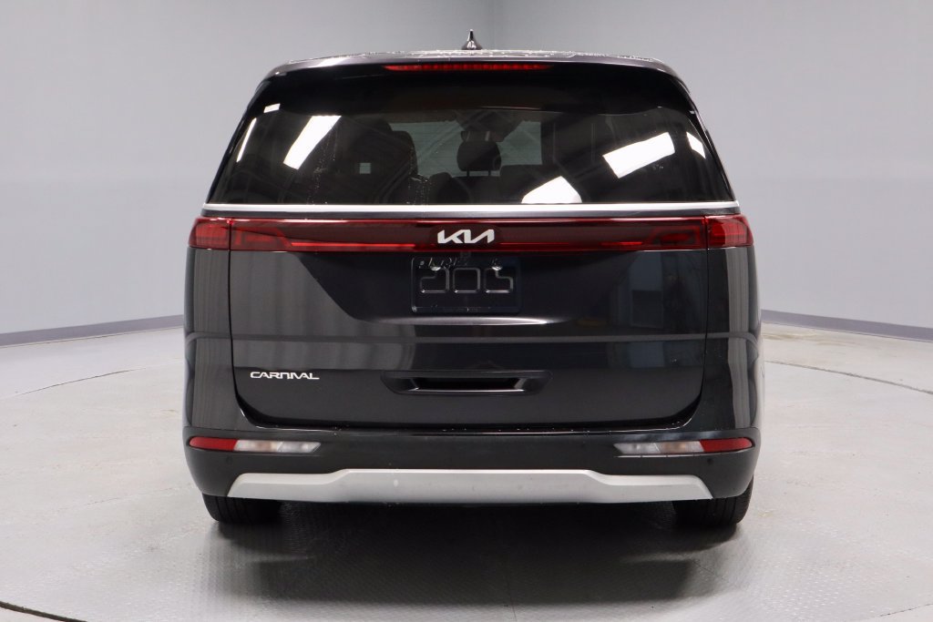 Used 2024 Kia Carnival LX FWD image 10