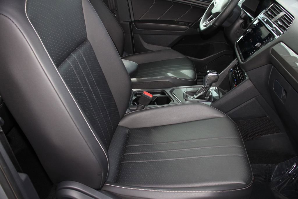 Used 2022 Volkswagen Tiguan SE R-Line FWD image 27