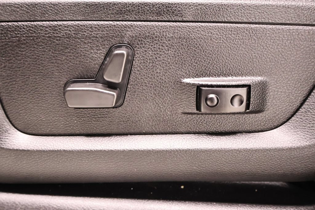 Used 2022 RAM 3500 Laramie AWD/4WD image 15