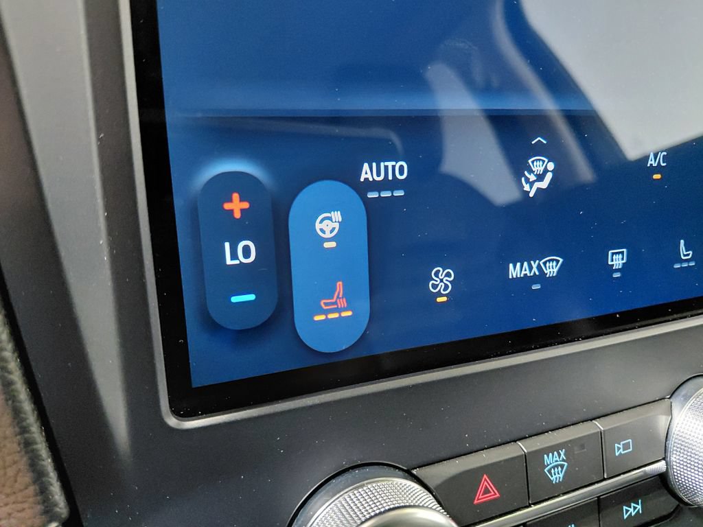 Certified 2024 Ford Edge SEL w/ Convenience Package AWD/4WD image 6
