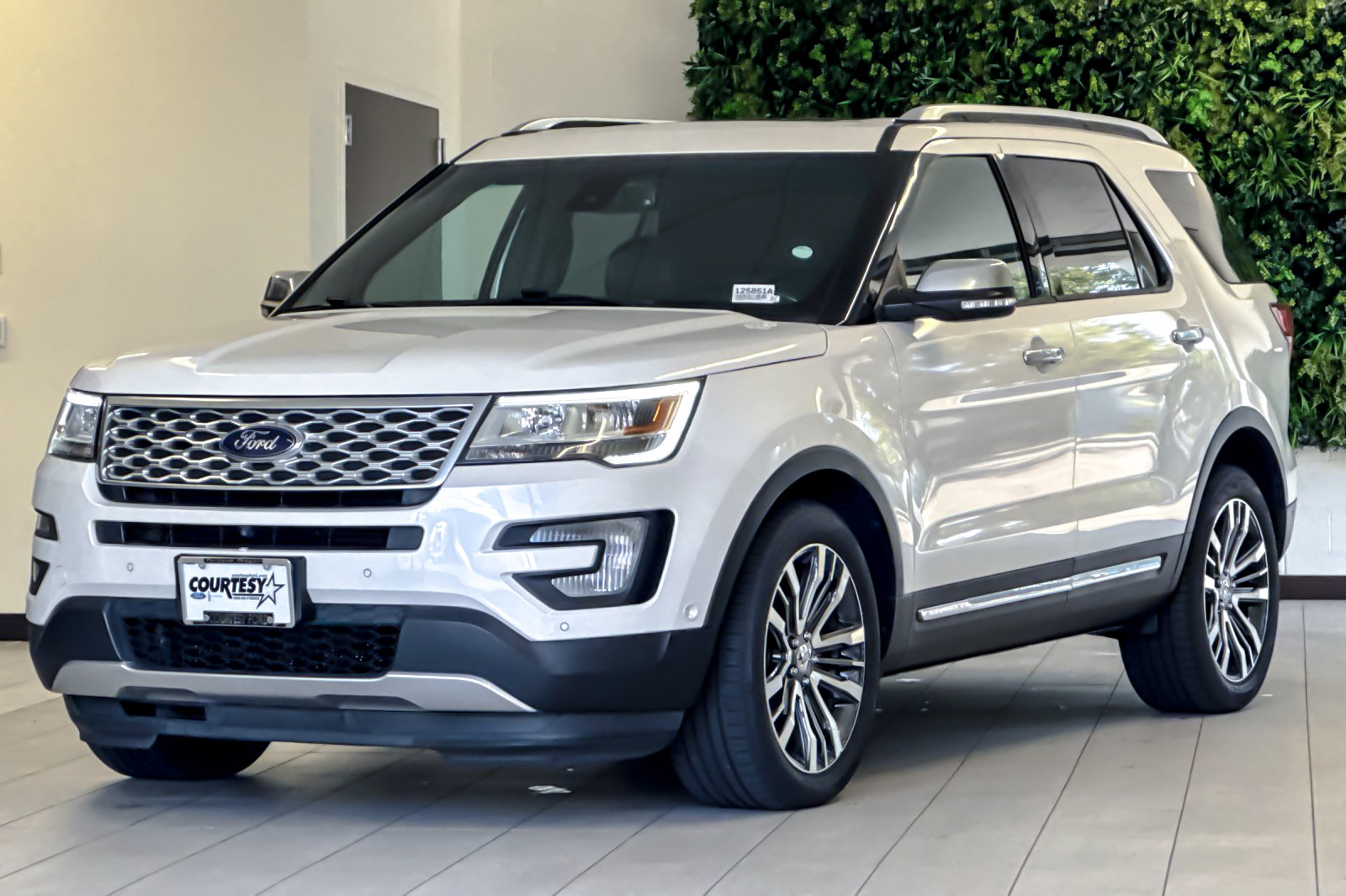Certified 2017 Ford Explorer Platinum AWD/4WD image 8