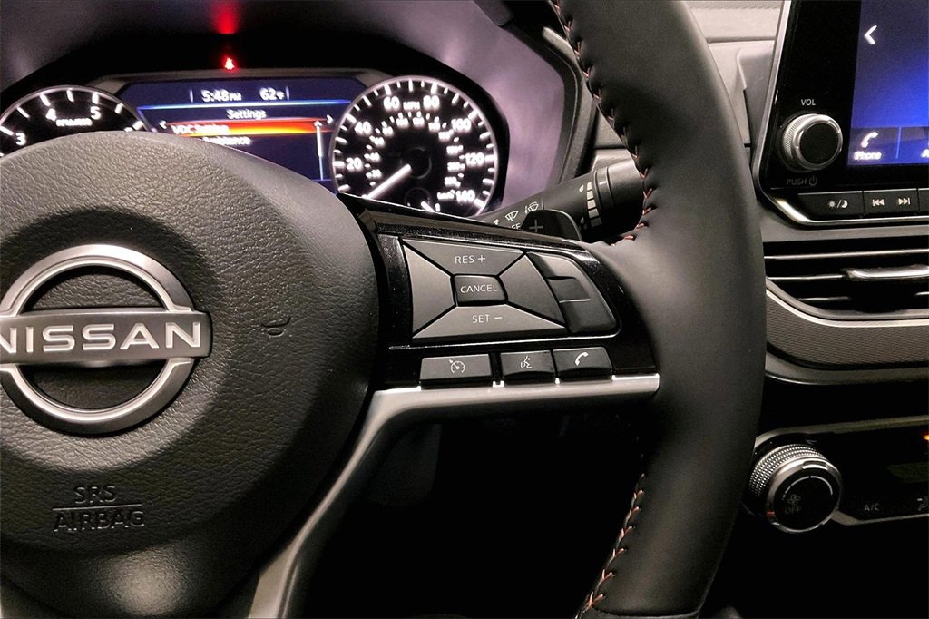 Used 2025 Nissan Altima 2.5 SR image 18