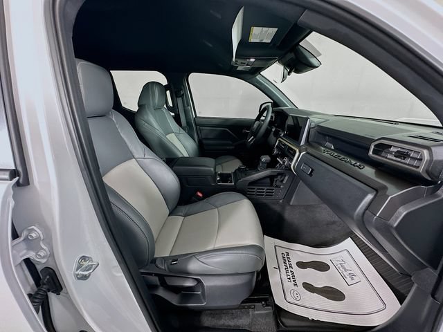 Used 2026 Toyota Tacoma TRD Sport AWD/4WD image 33