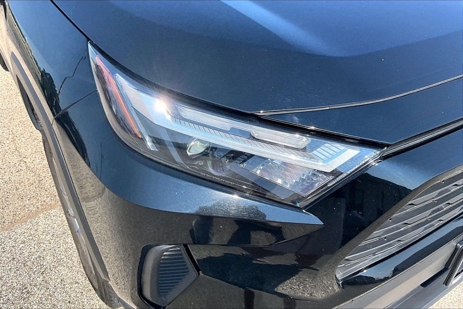 Used 2024 Toyota RAV4 XLE FWD image 27