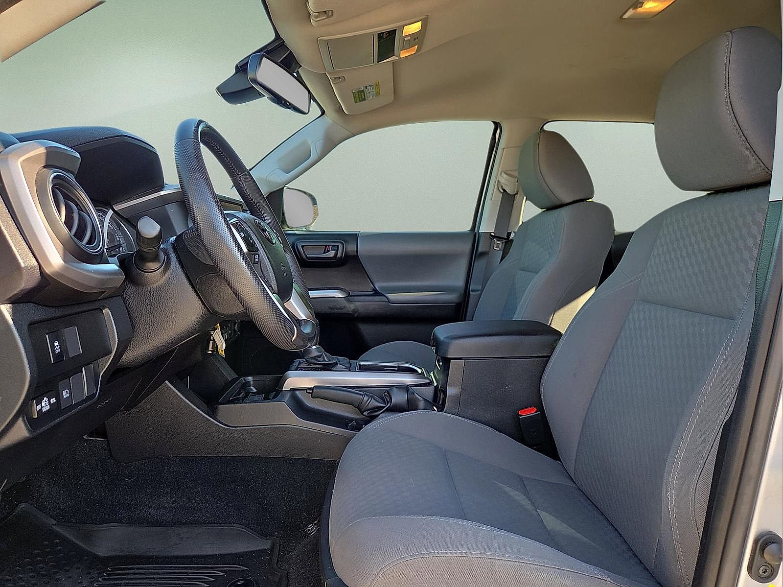 Used 2022 Toyota Tacoma SR5 RWD image 14