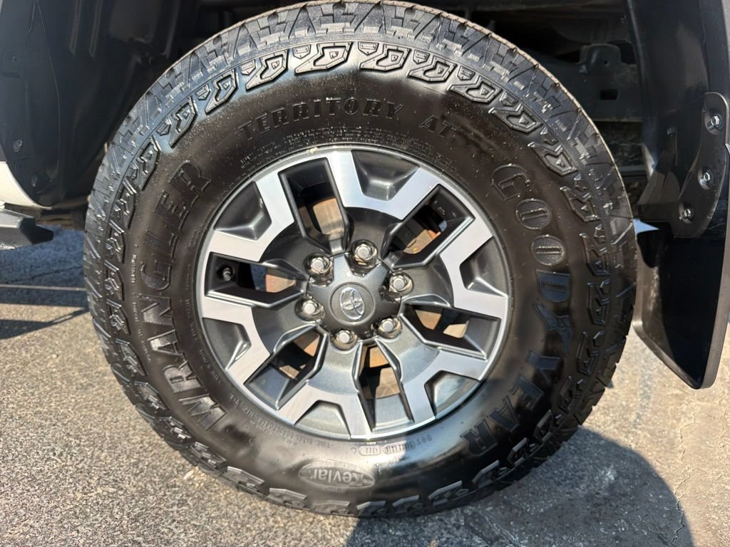Used 2023 Toyota Tacoma TRD Off-Road AWD/4WD image 52