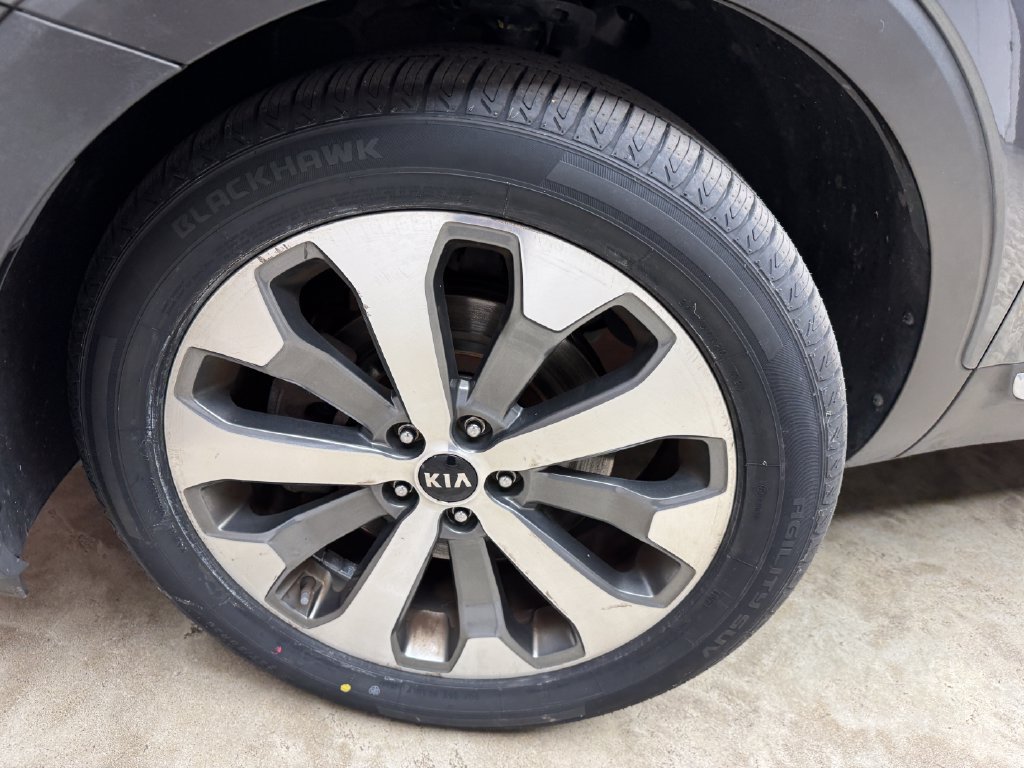 Used 2020 Kia Telluride S w/ S 8 Passenger Seating Package FWD image 30