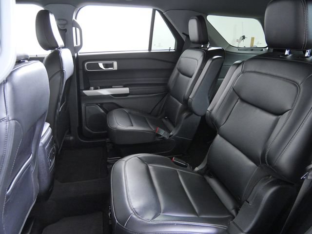 Certified 2024 Ford Explorer XLT w/ Equipment Group 202A AWD/4WD image 19