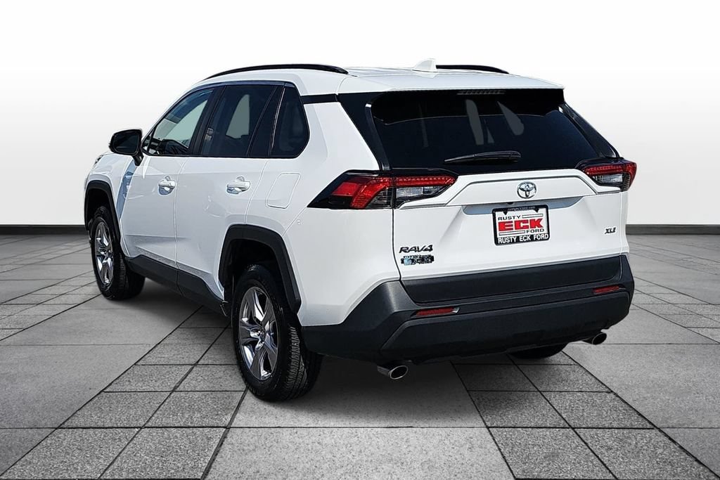 Used 2025 Toyota RAV4 XLE FWD image 7