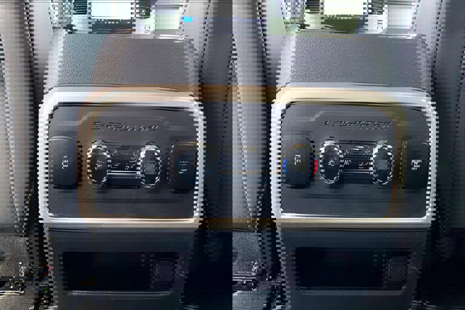 Certified 2023 Ford Expedition XLT image 34