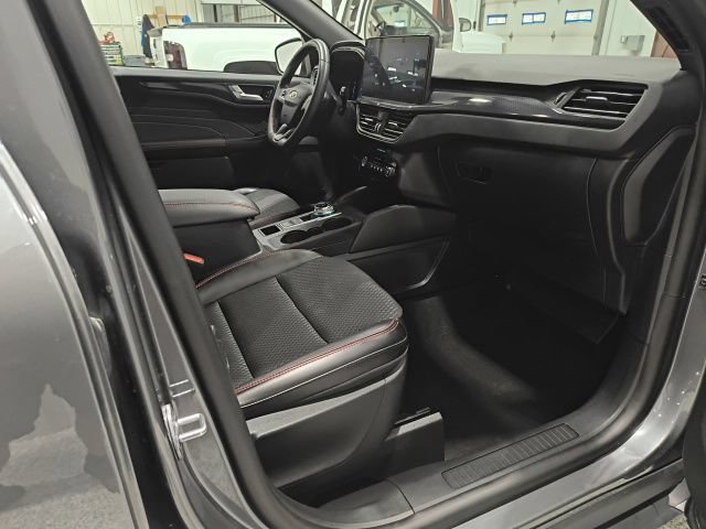 Certified 2024 Ford Escape ST-Line w/ Tech Pack #1 AWD/4WD image 25