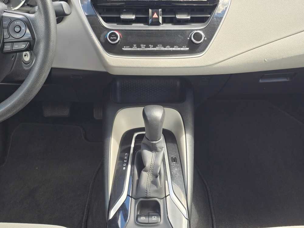 Used 2020 Toyota Corolla LE w/ Carpet Mat Package (TMS) FWD image 13