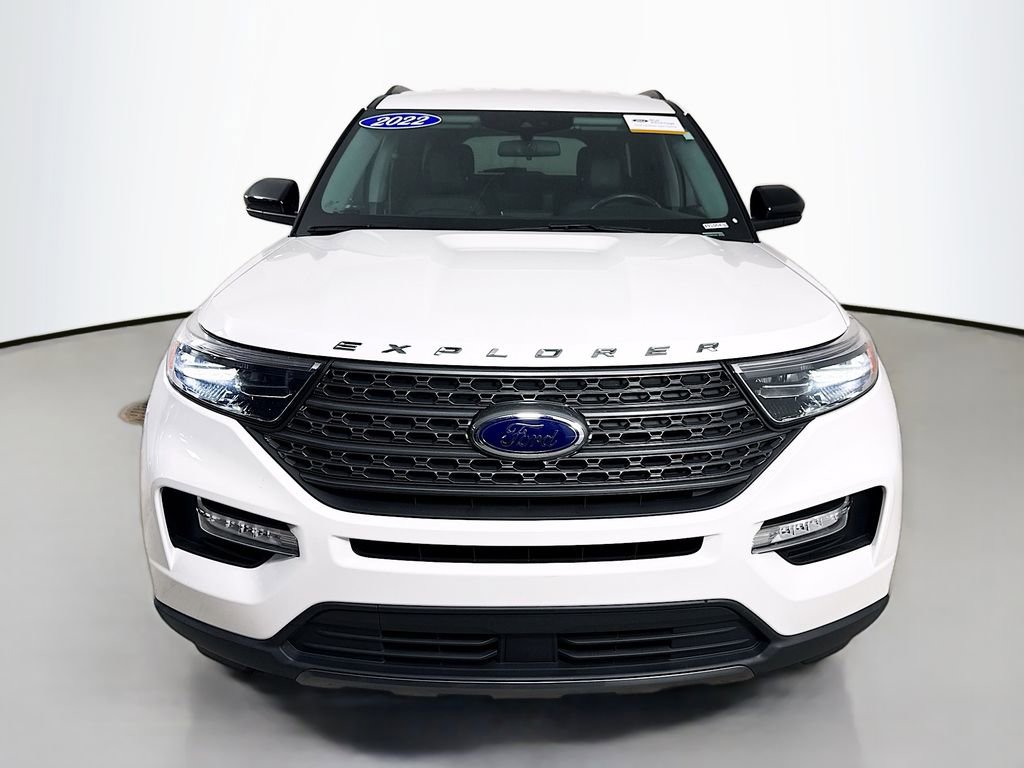 Certified 2022 Ford Explorer XLT w/ Equipment Group 202A RWD image 2