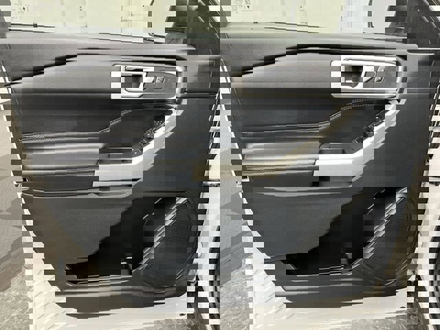 Certified 2022 Ford Explorer XLT w/ Equipment Group 202A image 15