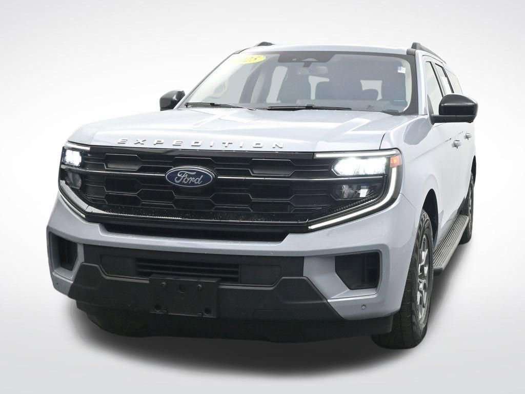 Certified 2025 Ford Expedition Max Active AWD/4WD image 2