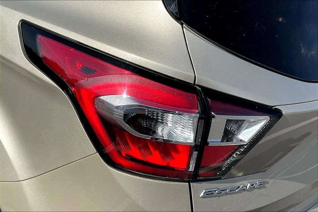 Certified 2018 Ford Escape SEL AWD/4WD image 21