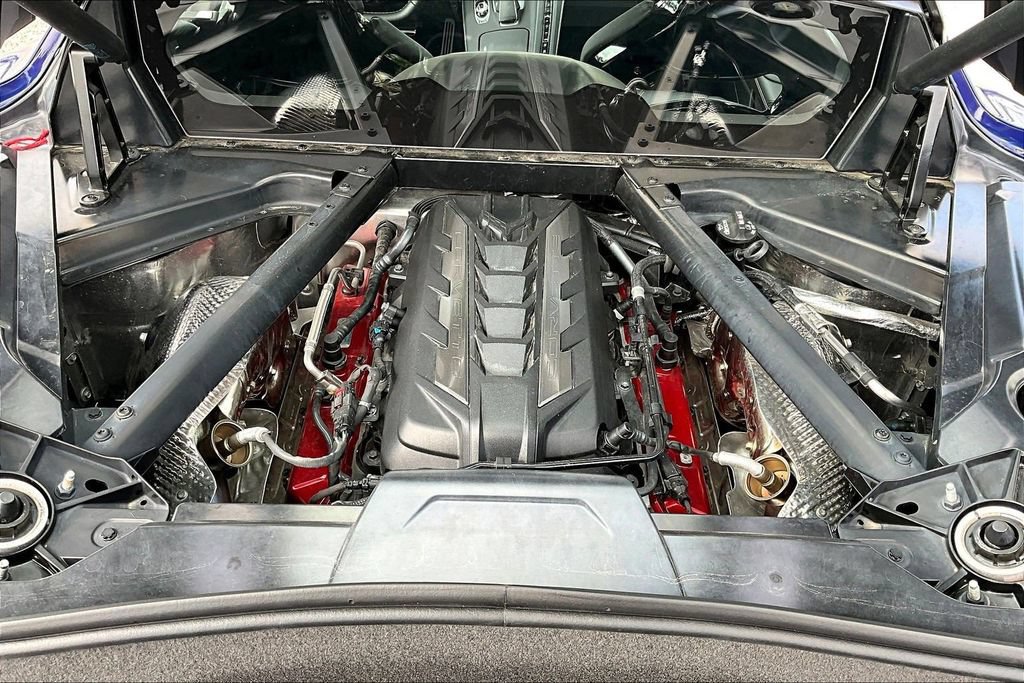 Used 2025 Chevrolet Corvette Stingray Preferred Cpe w/ Battery Protection Package RWD image 20