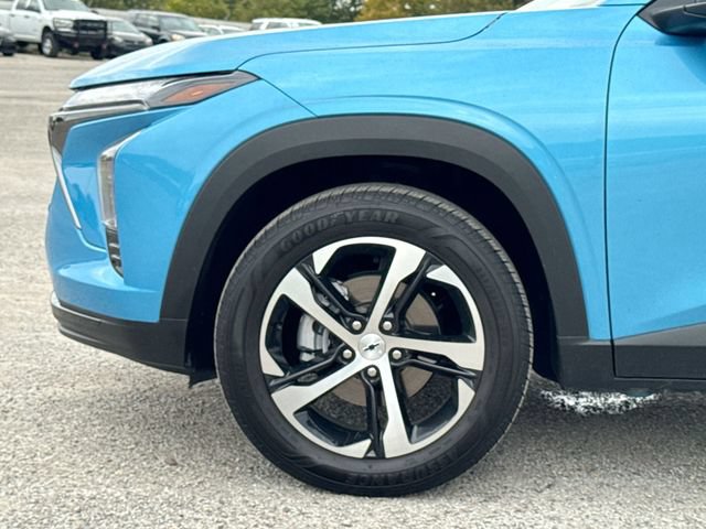 Used 2025 Chevrolet Trax RS w/ Sunroof Package FWD image 10
